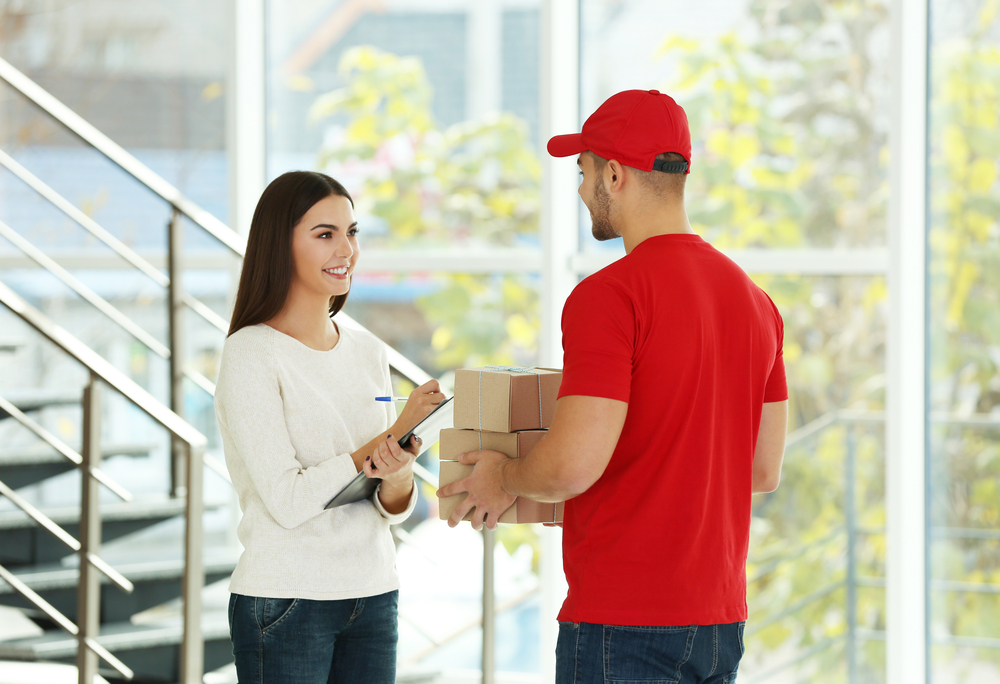 You are currently viewing What is Courier Service? Couriers vs. Postal and Standard Delivery